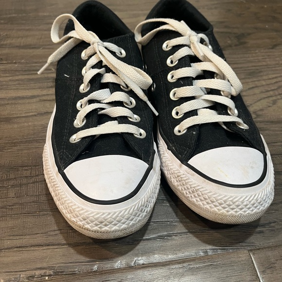 Women’s Converse Chuck Taylor Low Top Sneakers - Picture 2 of 7